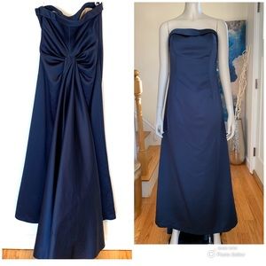 David’s Bridal Strapless A-line and Cascading back